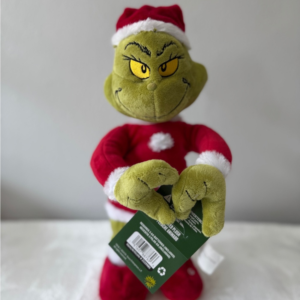 Plush Heart Hands Grinch in Santa Suit, 7inch NWT.
